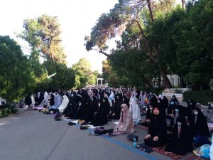 نماز عید فطر به امامت حجت‌الاسلام‌ رستمی در دانشگاه تهران اقامه شد