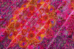 واردات ابریشم برای حفظ کیفیت فرش دستباف در دستور کار قرار گرفت