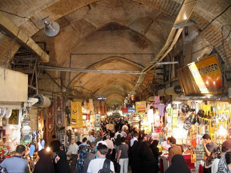 رئیس اتاق اصناف تهران: سودجویی واسطه‌ها عامل بخشی از نوسانات بازار است
