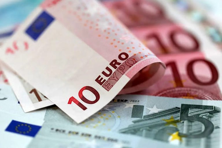 بانک‌ها موظف به اعلام تخلفات ارزی واردکنندگان و صادرکنندگان شدند