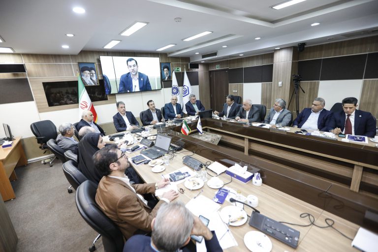 توقف صادرات غیرنفتی در محدوده ۵۰ میلیارد دلار؛ درخواست صادرکنندگان برای اصلاح مقررات ارزی