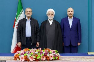 با بررسی معاونت حقوقی ریاست‌جمهوری و پیرو دستور ۲۲ تیرماه رئیس‌جمهور، نحوه بازپرداخت مطالبات ۴.۰۷ میلیارد یورویی واردکنندگان کالاهای اساسی که از دی‌ماه ۱۴۰۳ پرداخت نشده است، برای تأمین امنیت غذایی کشور در دستور کار جلسات شورای عالی هماهنگی اقتصادی سران قوا قرار گرفت.